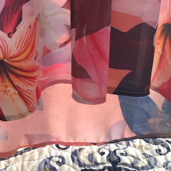 I got this while on vacation in England it’s a size large - Picture 7 of 7